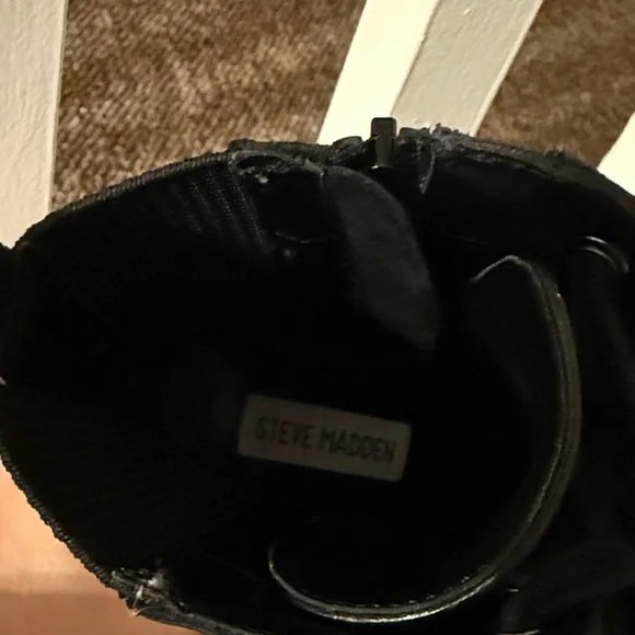 Steve Madden Black High-Heel Lace-Up Boots - Picture 2 of 5